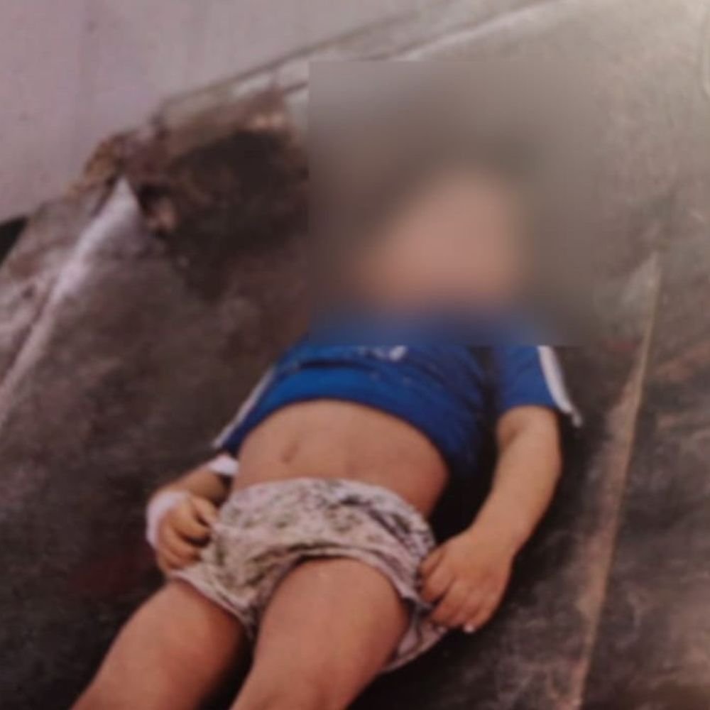 हाथरस में दूध पीने के बाद बच्चे की मौत:परिवार के 3 सदस्यों की बिगड़ी तबीयत, पिता और भाई अस्पताल में भर्ती