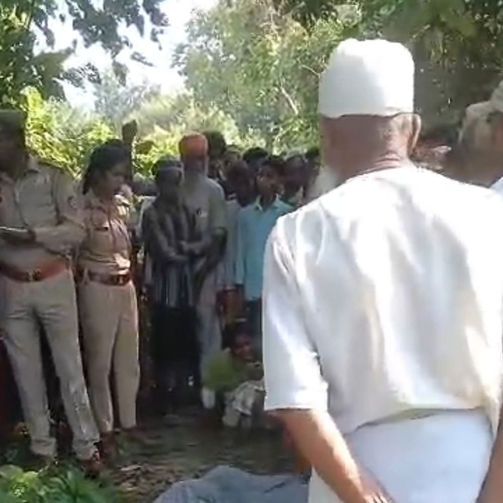 बहराइच में तेंदुए के हमले से किसान की मौत:घर से 200 मीटर दूर जंगल में मिला क्षत-विक्षत शव, ग्रामीणों ने पिंजड़ा लगाने की मांग की
