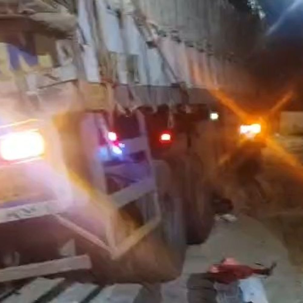कन्नौज में ट्रक ने 2 को कुचला:रेलवे कर्मी की मौके पर मौत; साथी घायल, दोनों अंडरपास पर सो रहे थे