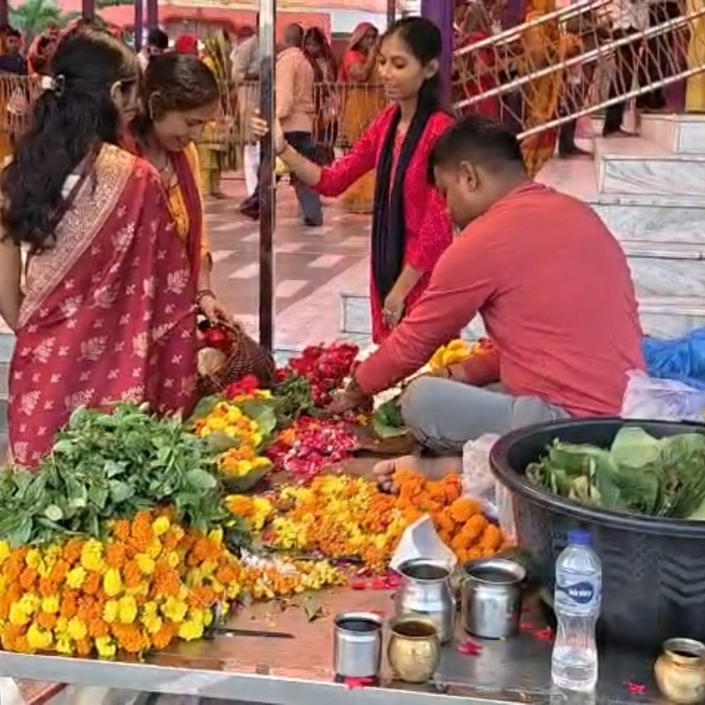 नवरात्र पर मंदिरों में उमड़ेगी भीड़:सुरक्षा के लिए PAC तैनात; सीसीटीवी और बैरिकेडिंग से होगी निगरानी