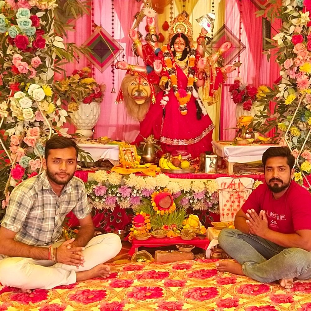 कानपुर में मां दुर्गा की प्रतिमा स्थापित:धार्मिक अनुष्ठान उपरांत महाआरती, कल विशाल भंडारे संग बंटेगा प्रसाद
