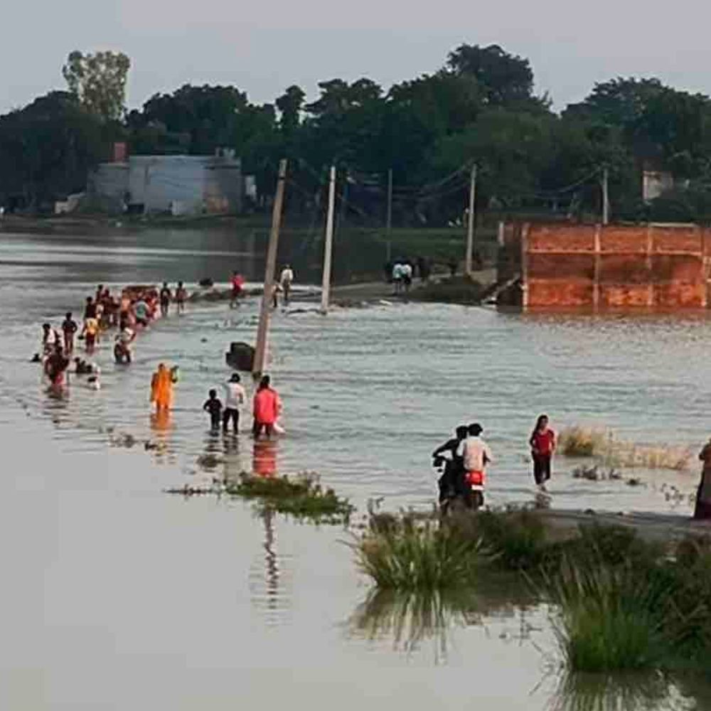 गोरखपुर में कई दिनों बाद थमा राप्ती का उफान:अभी भी खतरे के निशान से ऊपर, रोहिनी के जलस्तर में आ रही गिरावट