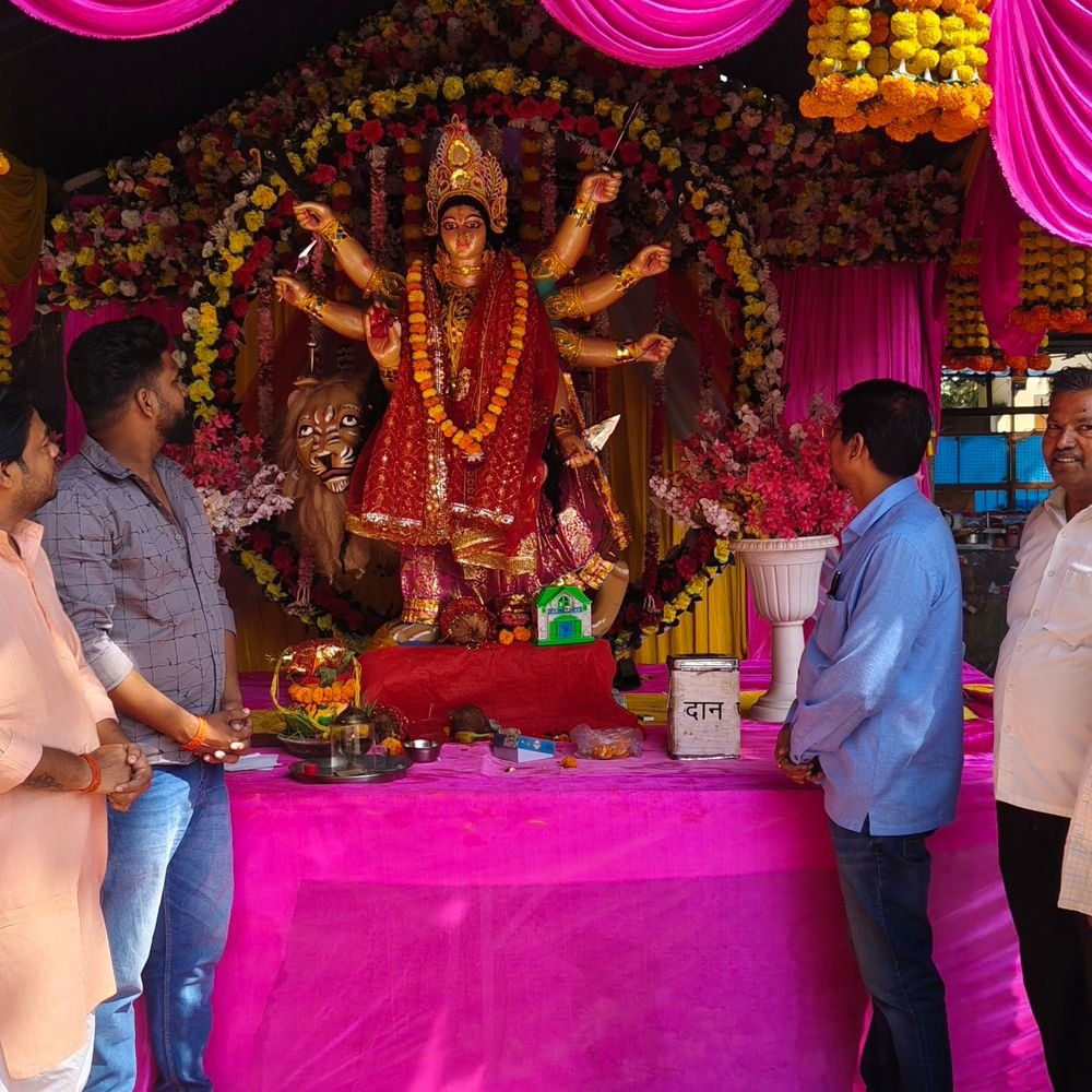 लखनऊ में दुर्गा पूजा की तैयारी:भूतनाथ बालाजी शक्तिपीठ पर झांकी, माता चौकी उपरांत बंटेगा हलवा चना