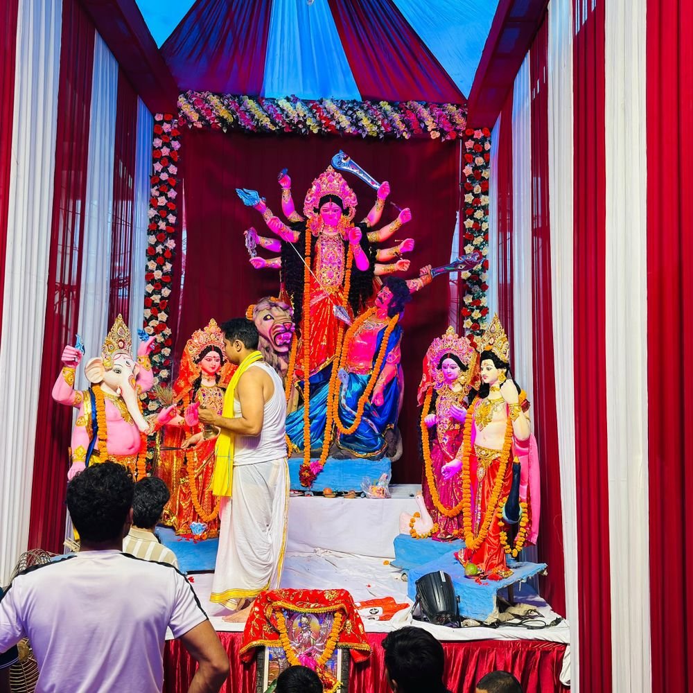 वाराणसी में दुर्गा पूजनोत्सव के 50वां वर्ष पूरे:धार्मिक परंपराओं को आगे बढ़ाना, सामाजिक जिम्मेदारियों का निर्वहन करना उद्देश्य