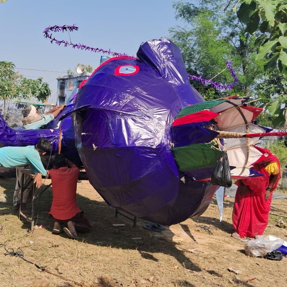 श्रावस्ती में आज 43 स्थानों पर जलेगा रावण का पुतला:नासिरगंज का मुस्लिम परिवार 40 साल से बना रहा पुतले , सामाजिक सौहार्द का संदेश दिया