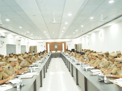 क्राइम मीटिंग में 7 इंस्पेक्टर, 2-ACP की परफॉर्मेंस फेल मिली:यक्ष एप में डाटा फीडिंग करने में साउथ जोन फिसड्‌डी, सेंट्रल जोन की तारीफ हुई