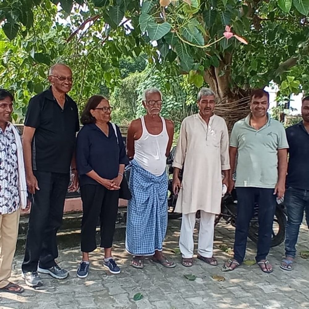 1871 की पर्ची लेकर कनाडा से बलिया पहुंची चौथी पीढ़ी:15 दिन की तलाश के बाद मिली पूर्वजों की जानकारी, गिरमिटिया मजदूर बनाकर ले गए थे अंग्रेज