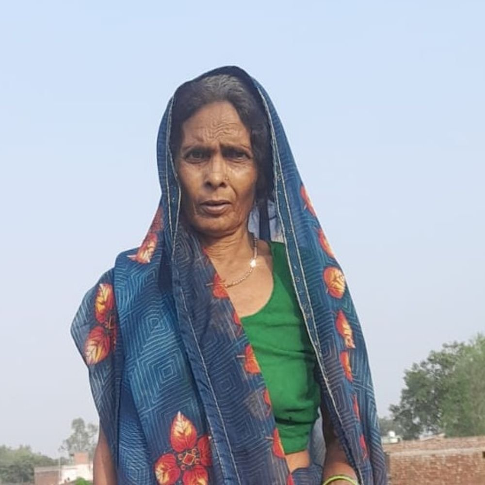 बाइक की टक्कर से घायल बुजुर्ग महिला की मौत:रामपुर में ग्रामीणों ने आरोपी बाइक सवार को पकड़कर पुलिस को सौंपा, पूछताछ जारी