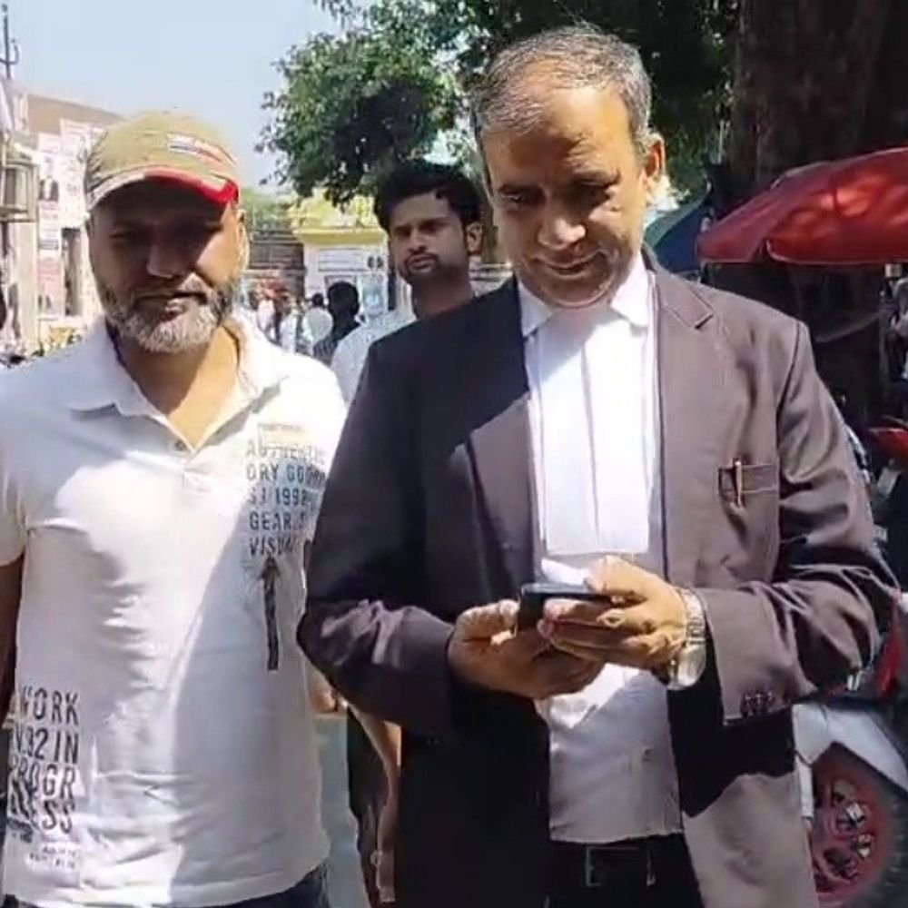 संभल हिंसा के आरोपी बिलाल हत्याकांड में कोर्ट में पेश:मुल्ला अफरोज और गुलाम ने खुद को बताया बेगुनाह, साक्ष्य पेश करने के लिए मांगा समय
