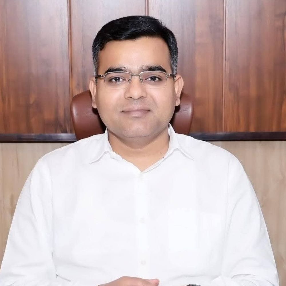 ललितपुर में खाद के दाम तय किए गए:डीएपी 1,350 और एनपीके 2,100 से 2,300 रुपए प्रति बोरी बिकेगी