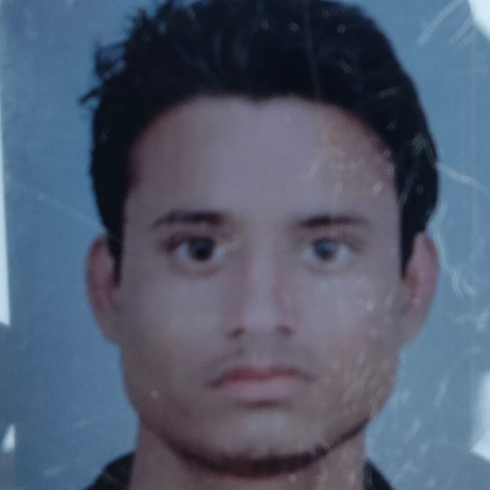 एटा में सड़क हादसे में मरे युवक की शिनाख्त:21 अक्टूबर को हुआ था हादसा, परिजनों ने कराया पोस्टमार्टम