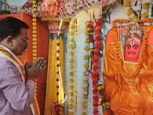 राज्यसभा सांसद बनने के बाद प्रकाश पाल का इंटरव्यू:कानपुर में हनुमान जी के चरणों में रखा सर्टिफिकेट, बोले-CJP को विदेशी तकतों ने बनाया