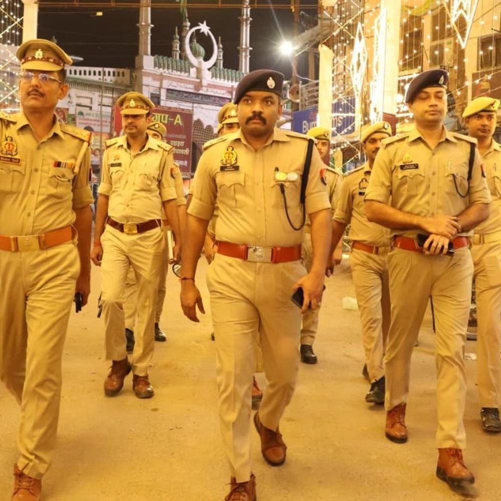 अमेठी में दुर्गा पूजा को लेकर प्रशासन अलर्ट मोड पर:1480 पंडालों की सुरक्षा के लिए SP समेत अधिकारी कर रहे भ्रमण