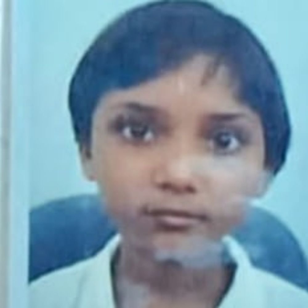आंखों के सामने युवती को छत से कूदते देखा था:20 दिन से परेशान थी 11 साल की छात्रा, फंदे से लटका मिला शव