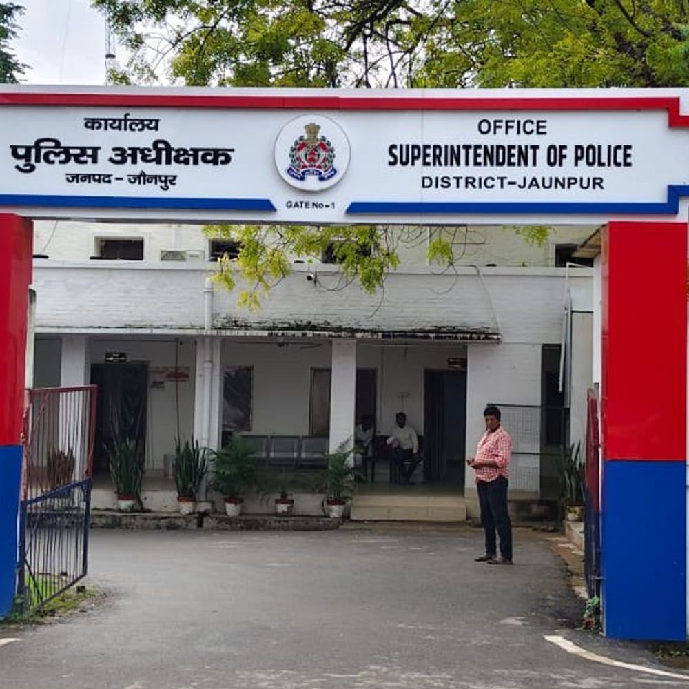 नाबालिग को बहलाकर ले गए, दो बार खून निकाला:जौनपुर में ब्लड बैंक ले जाकर आधार कार्ड बदला, मां की शिकायत पर 6 लोगों पर केस
