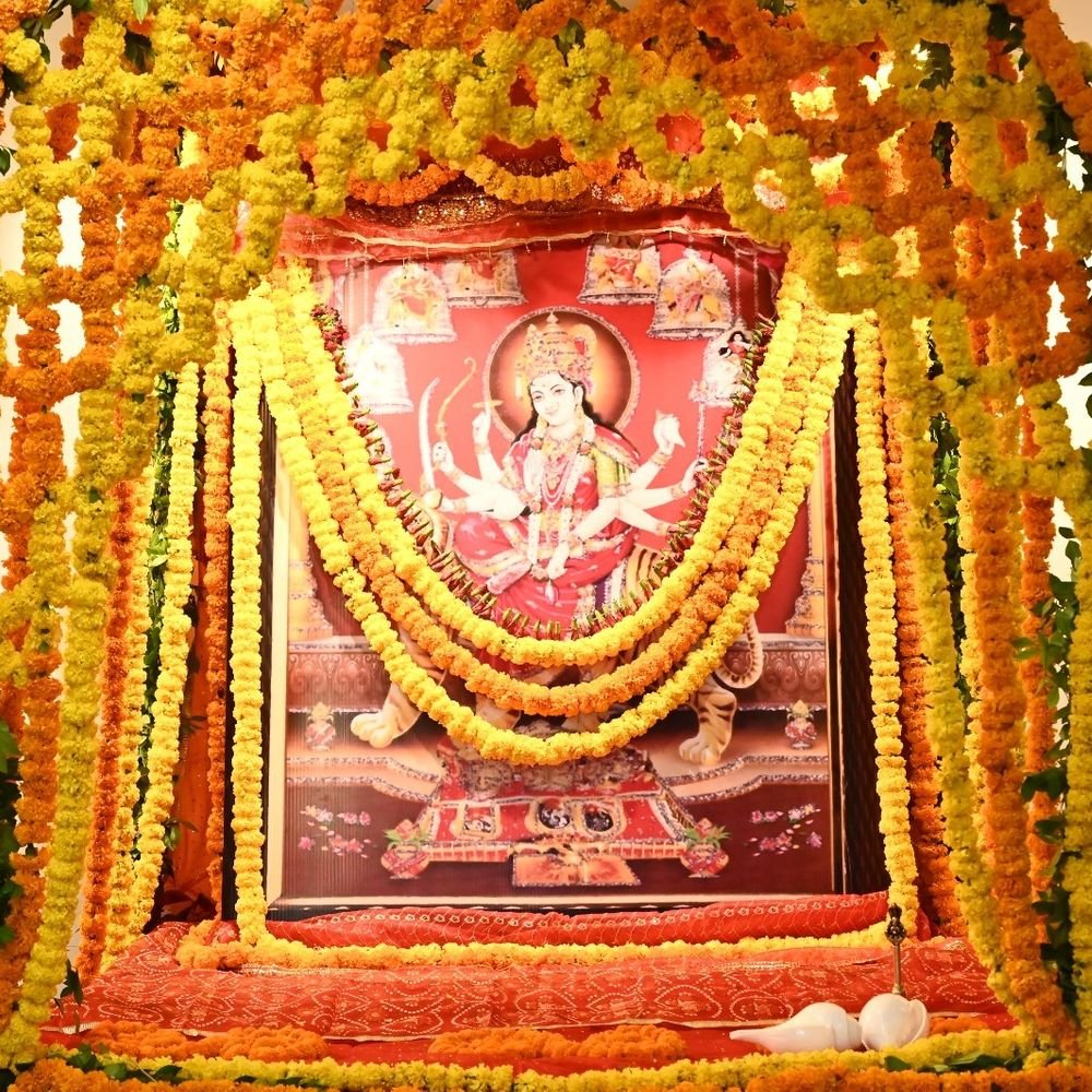 काशी विश्वनाथ धाम में नवरात्रि पूजन:कलश स्थापना संग अनुष्ठान हुए, नवदुर्गा मंदिरों को अर्पित श्रृंगार सामग्री