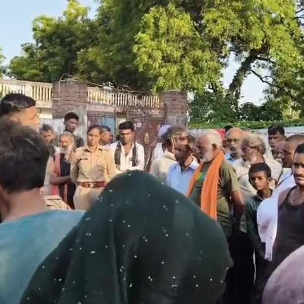 फतेहपुर में डॉक्टर के इलाज से छात्र की मौत:शव रखकर ग्रामीणों ने किया हंगामा, डॉक्टर की गिरफ्तारी की मांग