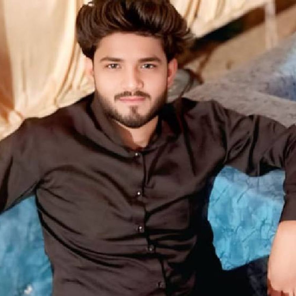 झांसी में सड़क हादसे में छात्र की मौत:बाइक से दोस्त को लेकर आ रहा था, बेकाबू कार ने उड़ाया, ग्वालियर में दम तोड़ा