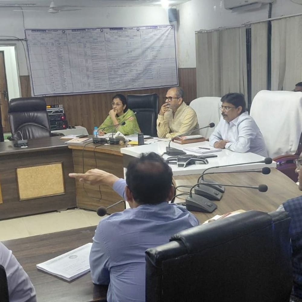 हाथरस में 145 करोड़ की लागत से बनेगा बाईपास:जिलाधिकारी ने PWD अधिकारियों संग की समीक्षा, जल्द प्रस्ताव भेजने के निर्देश