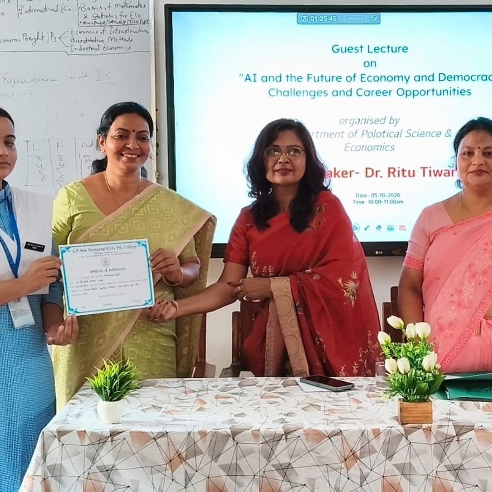 लखनऊ में AI, लोकतंत्र और अर्थव्यवस्था पर व्याख्यान:डॉ. ऋतु तिवारी ने कहा- तकनीकी बदलावों को समझना जरूरी