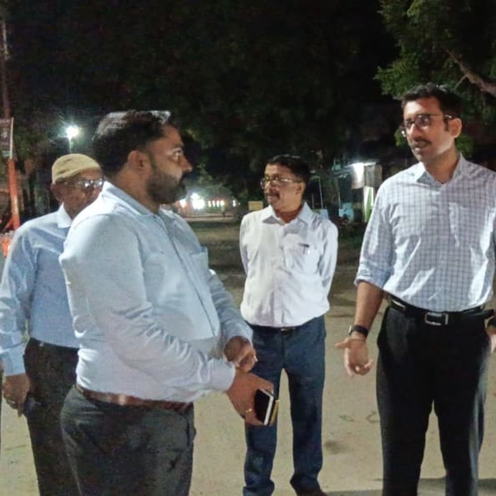 DM ने दुर्गा पूजा से पहले सड़कों का देर रात:अमेठी-धम्मौर और ककवा मार्ग खराब मिलने पर जताई नाराजगी, दो दिन में गड्ढे भरने के निर्देश दिए