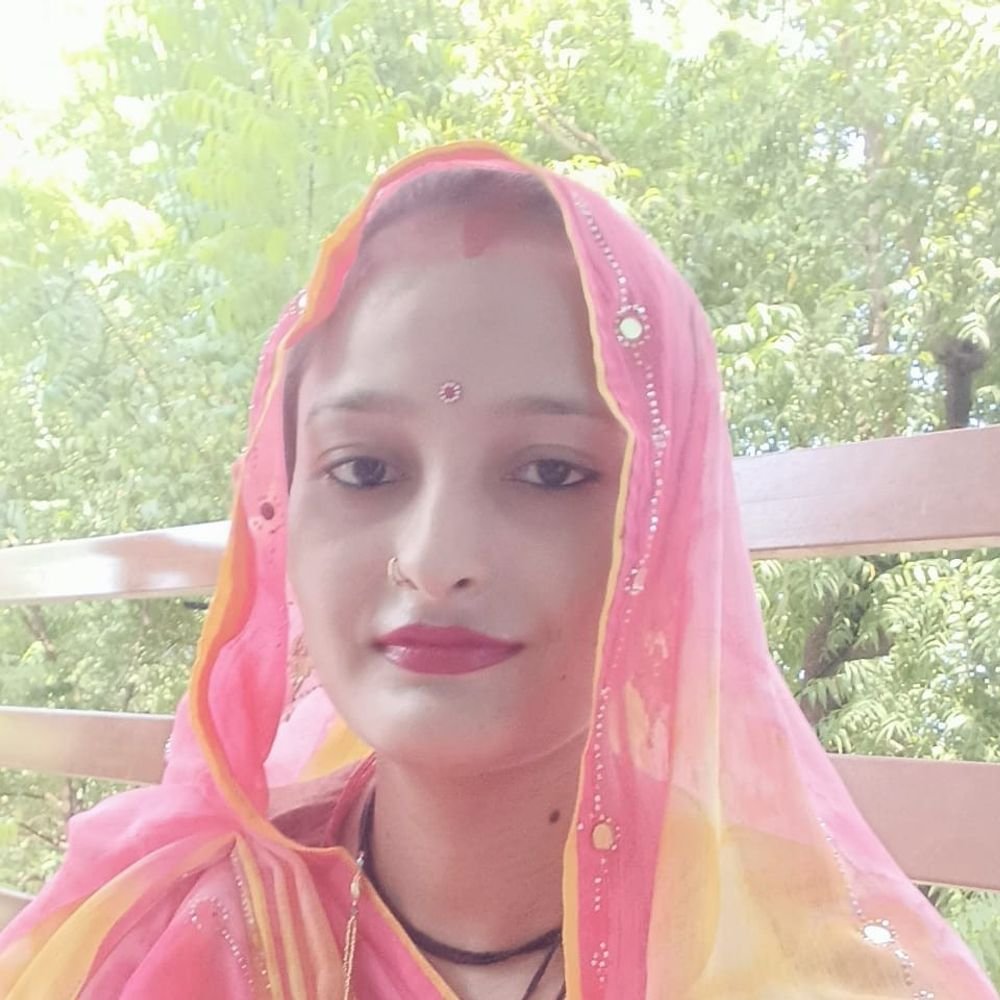 विवाहिता का शव फंदे पर लटका मिला:पिता ने ससुराल वालों पर हत्या कर दहेज मांगने का आरोप लगाया