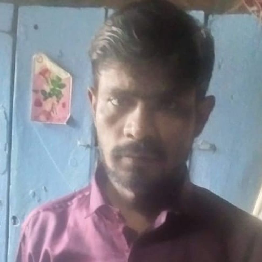 बाढ़ पानी में डूबने से मुनेंद्र की मौत,पोस्टमार्टम में पुष्टि:सीतापुर में पत्नी ने चोर समझकर पत्थर फेंकने का आरोप लगाया था