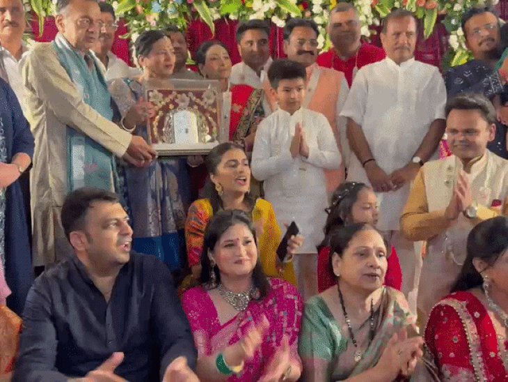 दशरथ ने जनक को दिया राम की लगुन-सगाई का न्योता:बैंड-बाजों के साथ जनक निवास पहुंचे, पुष्पवर्षा से हुआ स्वागत