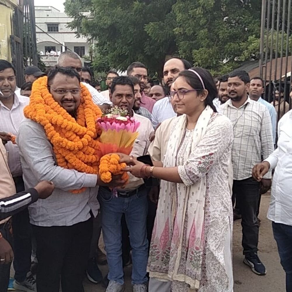 सुल्तानपुर में लेखपाल संघ का आंदोलन तेज:2800 ग्रेड पे और अंतरमंडलीय तबादले की मांग