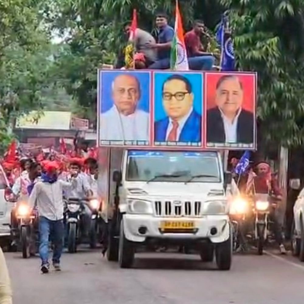 सरदार पटेल जयंती पर लखीमपुर में बाइक रैली निकली:सपा लोहिया वाहिनी के आयोजन में कुर्मी समाज के साथ अन्य वर्गों के युवा शामिल हुए