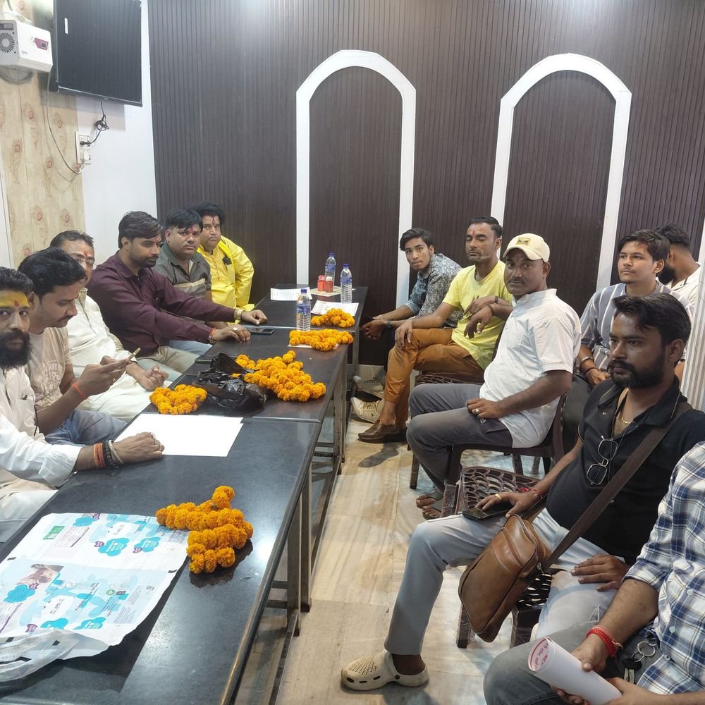 फर्रुखाबाद में हिंदू रक्षा दल की बैठक:रुद्र सक्सेना बने युवा मोर्चा जिलाध्यक्ष, राम बारात में फिल्मी गाने वर्जित