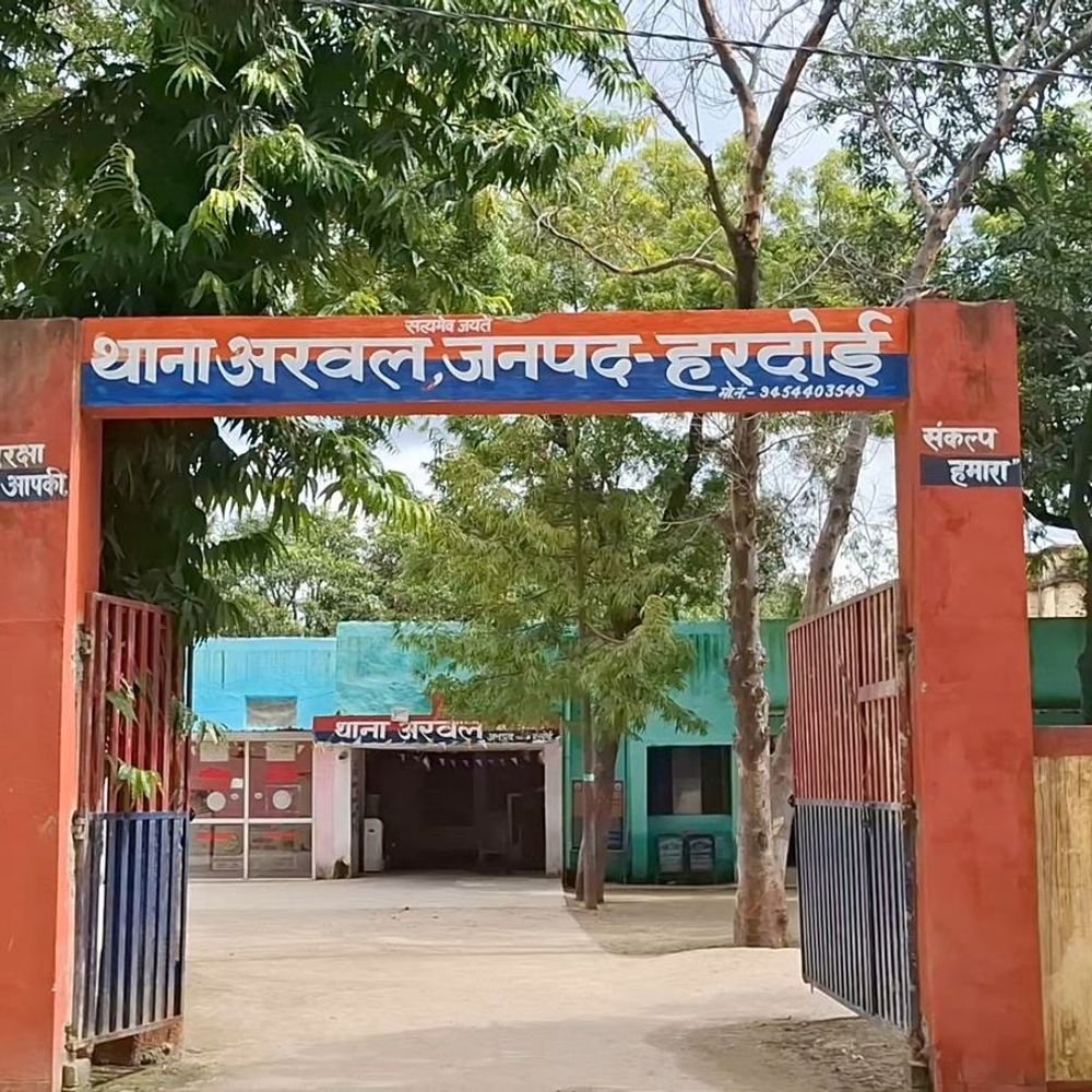 शादी के 3 महीने बाद प्रेमी संग भागने की साजिश:हरदोई में 5 लाख के जेवर और 35 हजार लेकर फरार, केस दर्ज