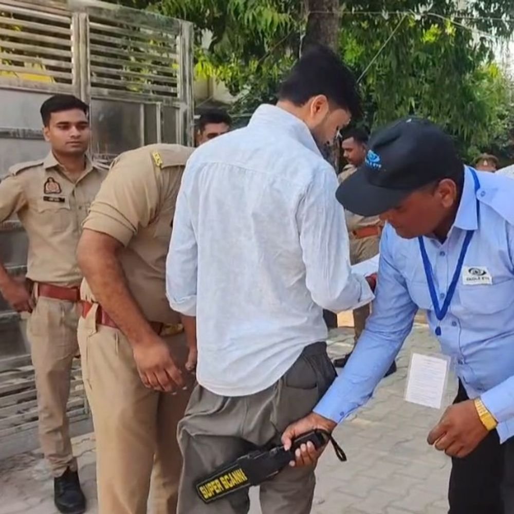 एटा में PET EXAM में शामिल होंगे 21 हजार अभ्यर्थी:बनाए गए हैं 10 केंद्र, परीक्षा के दौरान मंडी समिति रहेगी बंद