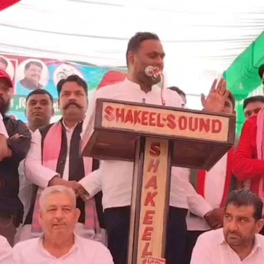 हसनपुर में मनाई कांशीराम की पुण्यतिथि:सपा नेताओं ने अर्पित पुष्प कर श्रद्धांजलि दी, सरकार पर साधा निशाना