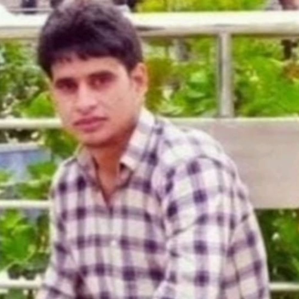 मथुरा में धान मंडी ले जा रहे किसान की मौत:तेज रफ्तार वाहन ने ट्रैक्टर को मारी टक्कर, चालक फरार