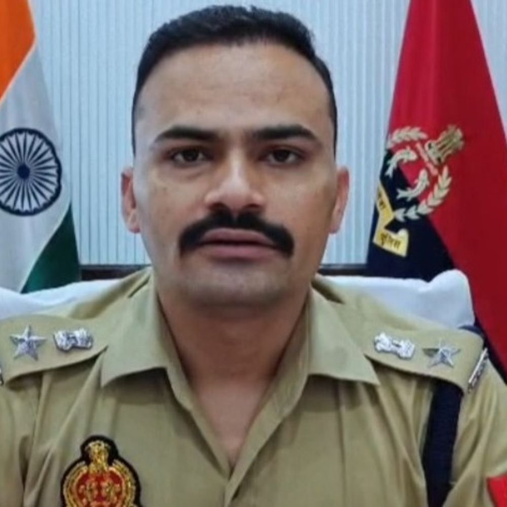 बिजनौर में मारपीट करने वाले कोतवाल और दरोगा लाइन हाजिर:एसपी ने की कार्रवाई, धीरज सोलंकी को मिली धामपुर थाने की कमान