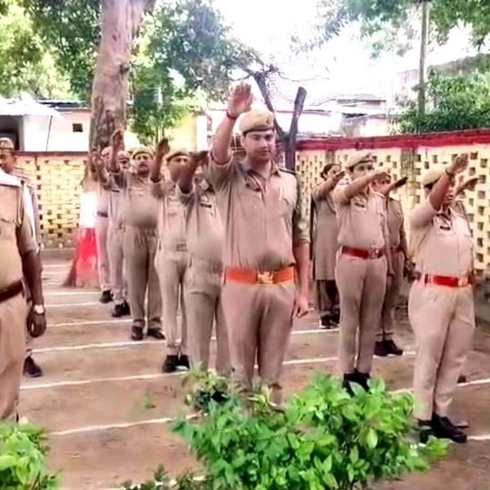 पुलिस अधिकारियों और कर्मचारियों ने एकता की शपथ ली:राष्ट्रीय एकता दिवस पर SP कार्यालय और रिजर्व पुलिस लाइन में हुए कार्यक्रम