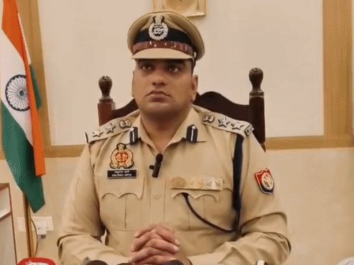 एसएसपी अनुराग आर्य का बड़ा एक्शन, दो थानेदारों को हटाया:जनशिकायतों के निस्तारण में लापरवाही और थाने स्तर पर गैर-जिम्मेदाराना रवैये पर गिरी गाज, सिपाही निलंबित