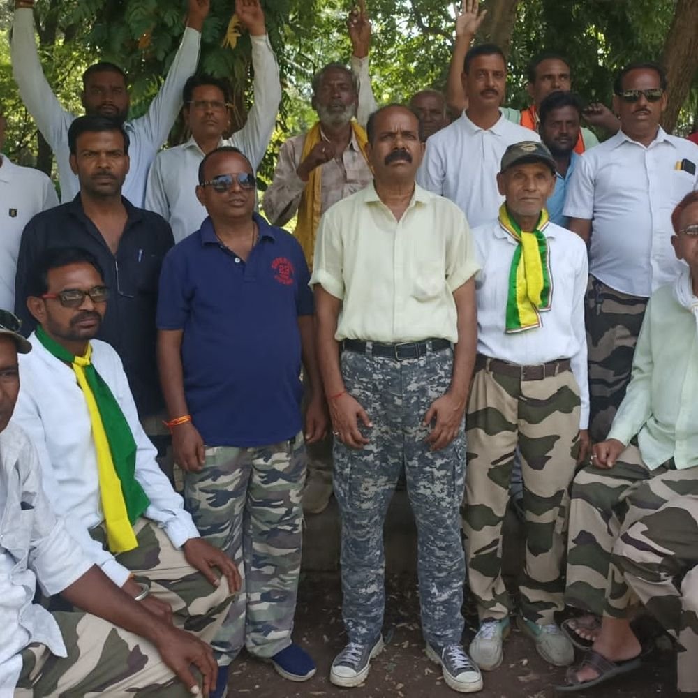 ललितपुर मेडिकल कॉलेज के डीन के खिलाफ प्रदर्शन:बुंदेलखंड विकास सेना ने विवादित डीन को हटाने की मांग की, उग्र आंदोलन की चेतावनी