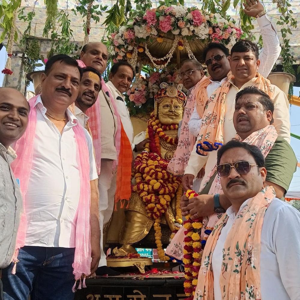 मथुरा में अग्रसेन महोत्सव में पुष्पांजलि समारोह हुआ:13 से विशाल मेला लगेगा, 15 अक्टूबर को गायिका पलक मुच्छल प्रस्तुति देंगी