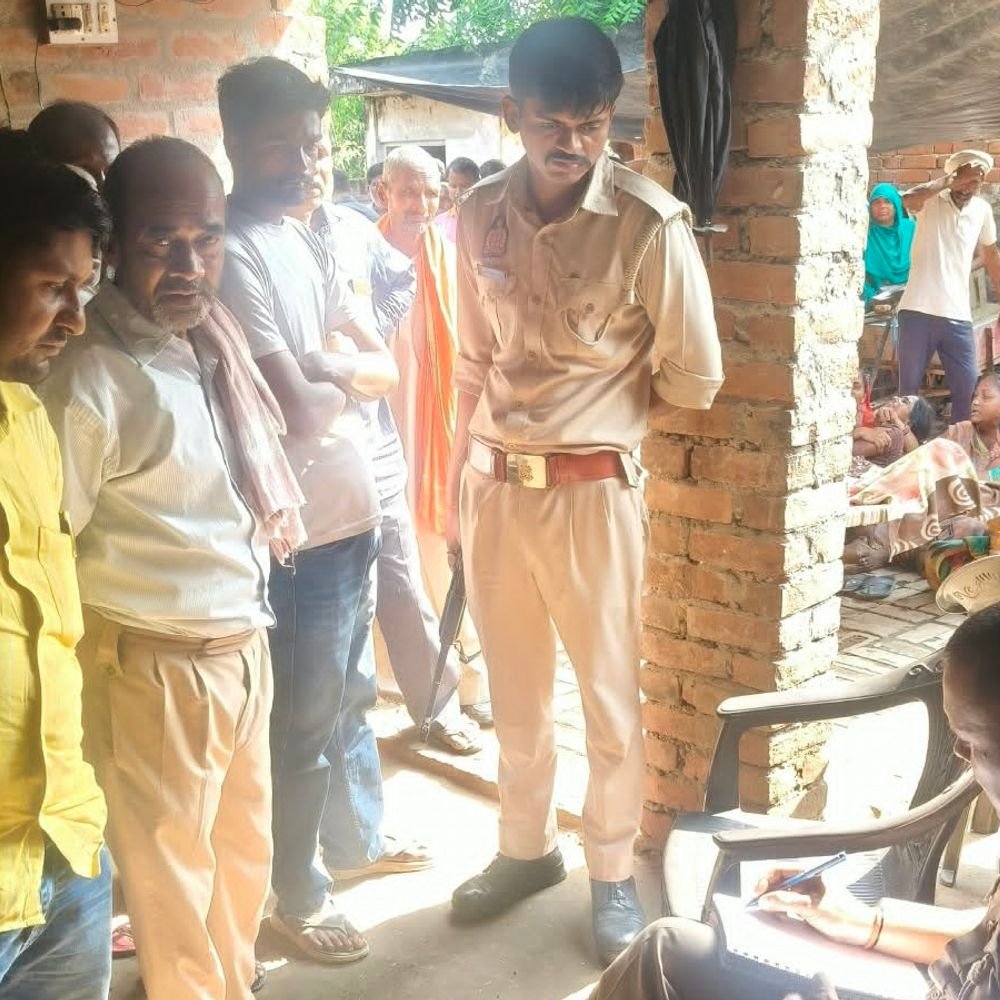 अयोध्या में संदिग्ध परिस्थितियों में युवक की मौत:टीन शेड के पाइप से फंदे पर लटका मिला शव, पुलिस ने शव पोस्टमार्टम को भेजा