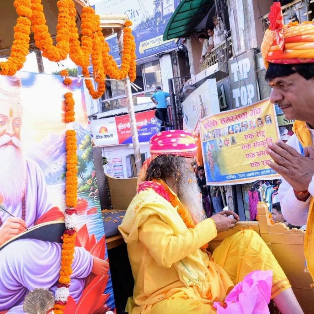 महर्षि वाल्मीकि की जयंती पर शोभायात्रा:मंत्री कपिल देव अग्रवाल बोले-महर्षि वाल्मीकि के आदर्श सामाजिक समरसता की प्रेरणा देते हैं