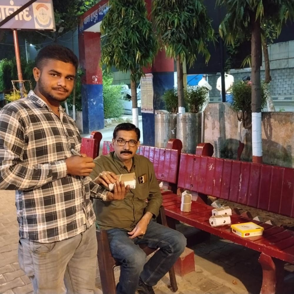 करवाचौथ से पहले हापुड़ में पकड़ा 600 किलो पनीर:खट्टापन और बदबू मिलने पर दो नमूने जांच के लिए भेजे, कीमत 1.81 लाख रुपए