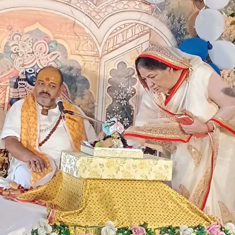 रामपुर के वृद्ध आश्रम में भागवत कथा:भगवान श्रीकृष्ण की बाल लीलाओं, पूतना वध, माखन चोरी का वर्णन किया