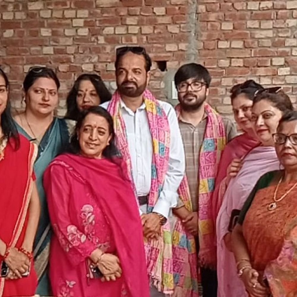 महिला जागरूकता का अभियान:नवदुर्गा शक्ति यात्रा शुरू, महिलाओं को आत्मरक्षा और सरकारी योजनाओं की जानकारी दी