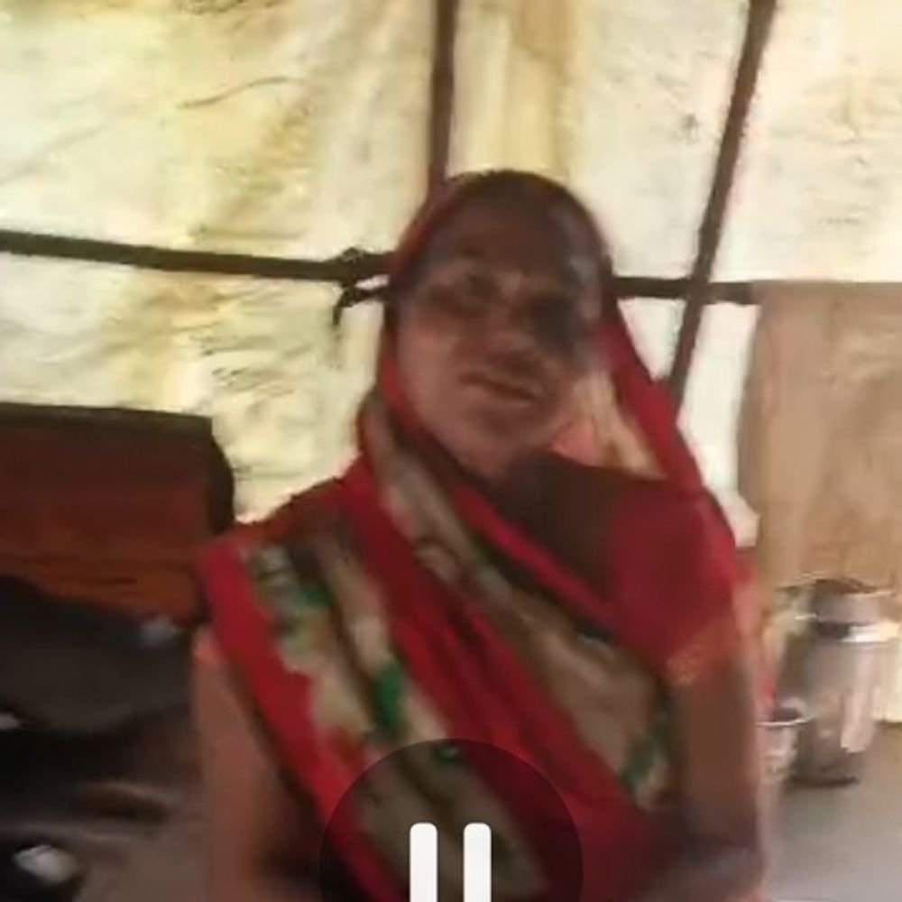 विकलांग राजकुमारी चला रहीं चाय की दुकान:अंबेडकरनगर में बनी प्रेरणा, महिलाओं को दे रहीं आत्मनिर्भर बनने का संदेश