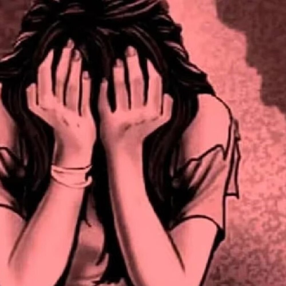 फेमस इंफ्लूएंसर बनाने का लालच देकर रेप किया:वाराणसी की युवती बोली-आजमगढ़ का युवक अश्लील वीडियो बनाकर ब्लैकमेल कर रहा