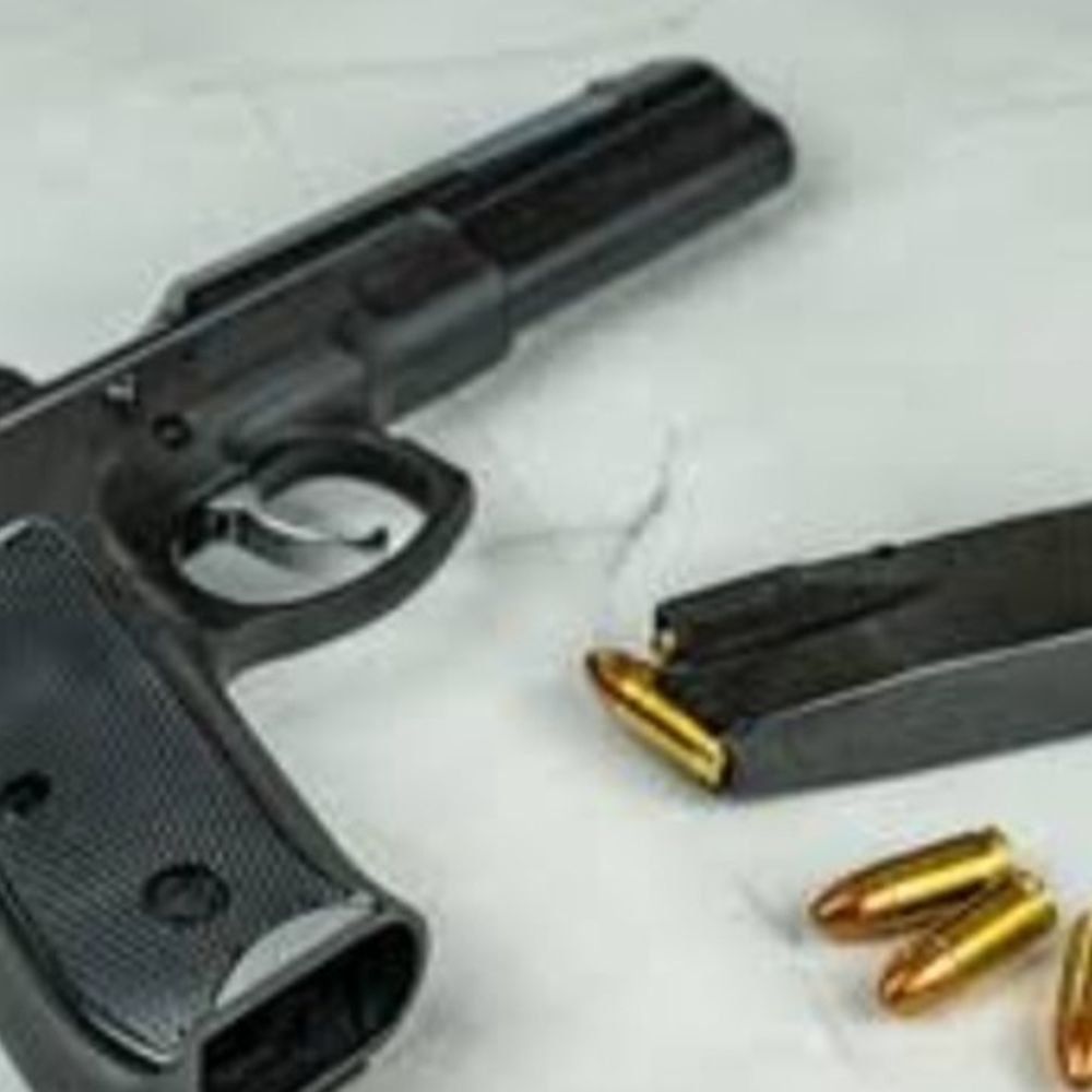 लखनऊ में तीन अवैध पिस्टल के साथ तस्कर गिरफ्तार:एमपी के खंडवा से लाकर बेचता था, सामान डिलीवरी के दौरान पकड़ा गया