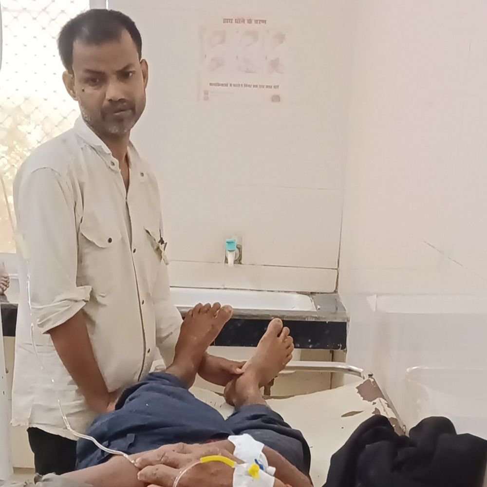 जहदा के पास बाइक की टक्कर से साइकिल सवार गंभीर:जिला अस्पताल में इलाज जारी, सिर में गंभीर चोट