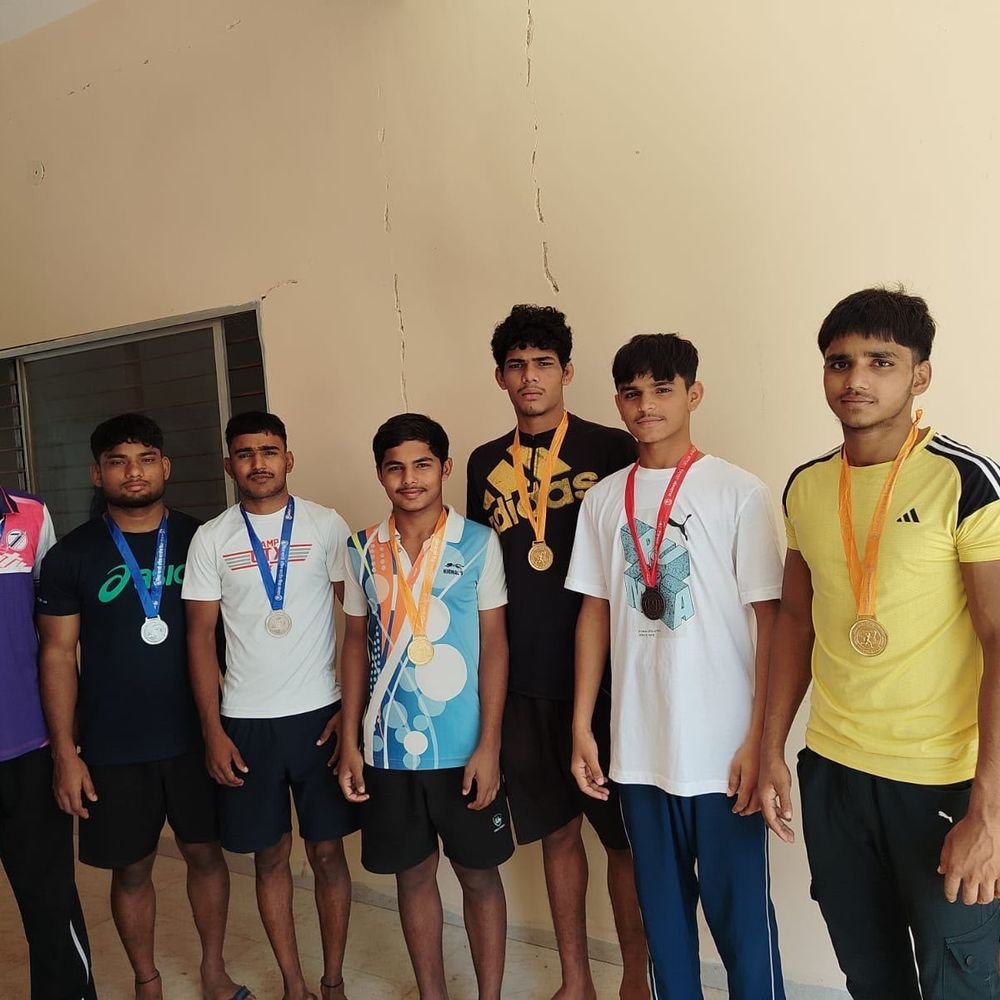 प्रयागराज के श्रेयान्वी और सत्यम ने कुश्ती में गोल्ड जीता:नर्मदापुरम प्रतियोगिता में SGFI के लिए क्वालिफाई भी किया